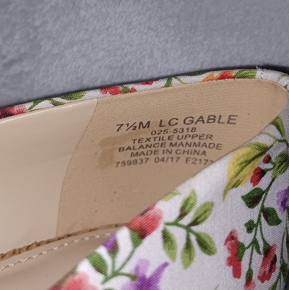 Liz Claiborne heels - Picture 8 of 12